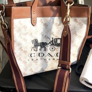 Coach Leatherware Bucket Crossbody